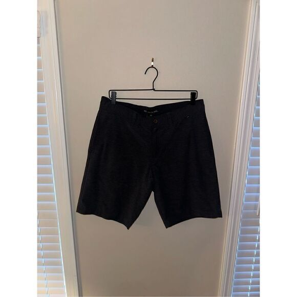 Travis Mathew Men's Grey Golf Shorts Size 33 - Picture 1 of 4